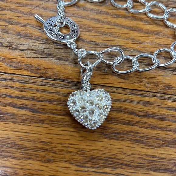 MONEY | silver tone pave heart chain link charm toggle bracelet - Picture 3 of 3